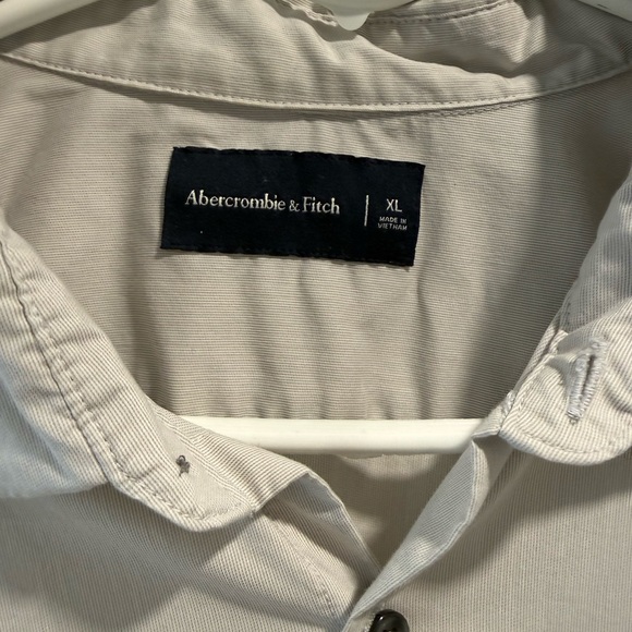 A&F button Down - Picture 2 of 4